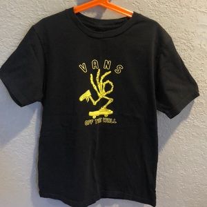 Boys Vans off the wall black skate shirt.